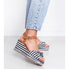 Dulce Sandalen mit Keilabsatz in Blau und Weiß 1