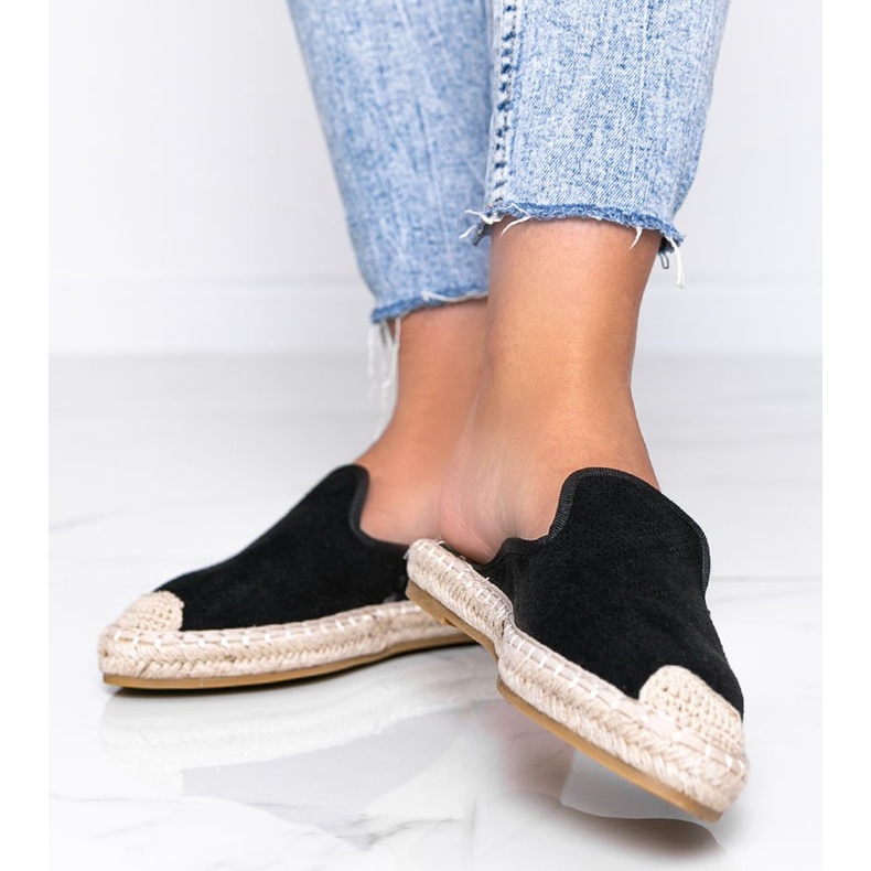 Schwarze Flip-Flops mit geschlossener Vorderseite Kinshasa 1