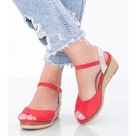 Rote Espadrilles am Heis Wedge 1