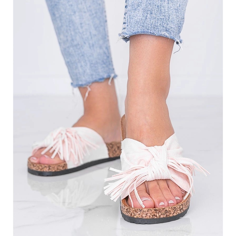 Beige Slipper auf der Crys Korksohle 1