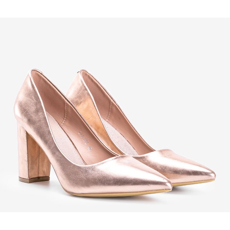 Pinke Metallic-Pumps am Biancaa-Pfosten rosa 1