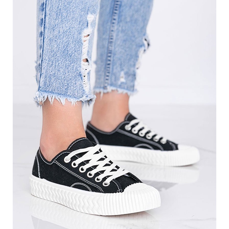 Schwarze Damen-Sneaker auf dicker Nolita-Sohle 1