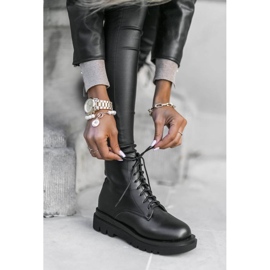 Schwarze Katana-Arbeiter 1