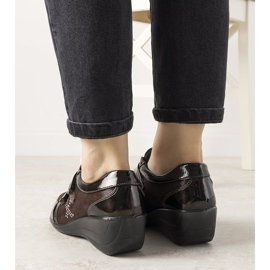 Braune Brogues auf dem Tiffy niedrigem Keilabsatz 1