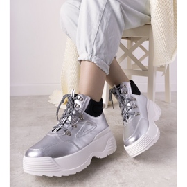 Silberne Sneaker auf hoher Eloquence-Sohle 1