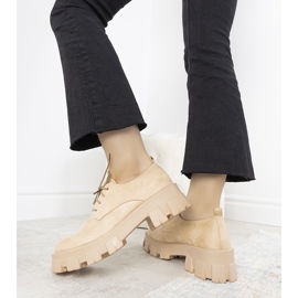 Beige Schuhe mit dicker Melisande-Sohle 1