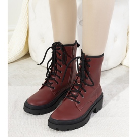 Isolierte Stiefel auf einer dicken Dena-Sohle braun 1