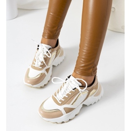 Rosa Turnschuhe von Gordani mit Metalleinsätzen beige 1