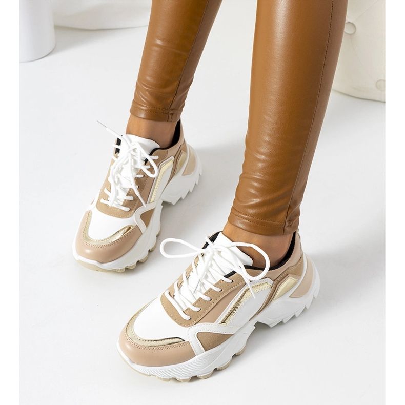 Rosa Turnschuhe von Gordani mit Metalleinsätzen beige 1