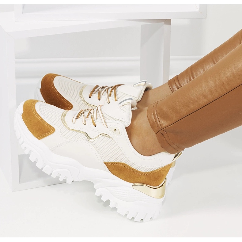 Beige Sportschuhe von Osorio 1