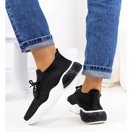 Schwarze Sportschuhe von Donatil 1