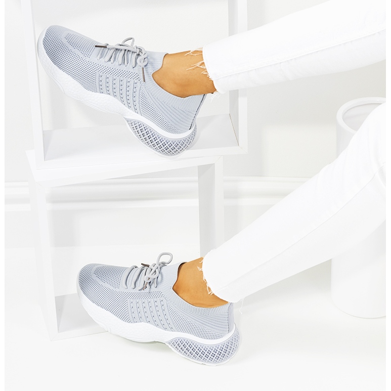 Graue Sportschuhe von Donatil 1