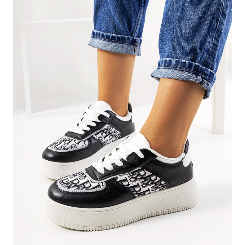 Schwarze Turnschuhe auf der Worden-Plattform weiß 1