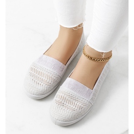 BM Marias graue durchbrochene Turnschuhe 1