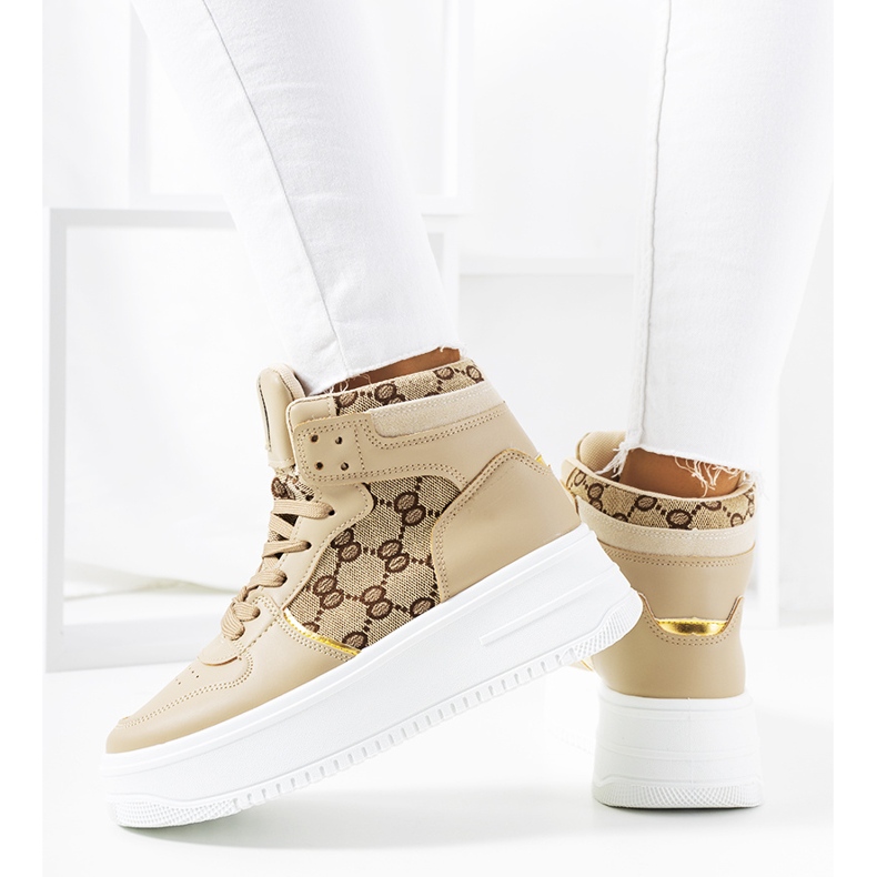 Beige Turnschuhe auf der Dennis-Plattform 1