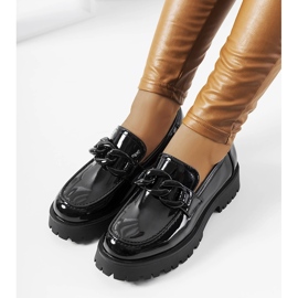 Schwarze Lackmokassins mit dicker Dominick-Sohle 1