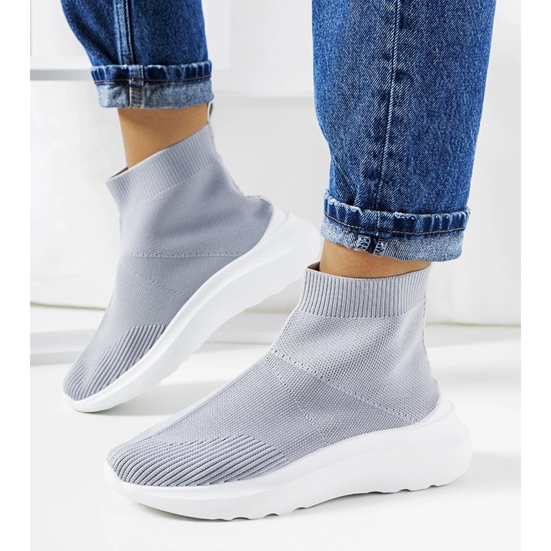 Graue High-Top-Sneakers von Jennifer 1