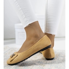 Beigefarbene Ballerinas mit Ribero-Schnalle 2