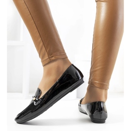 Lack-Loafer in Schwarz mit Mohnblume 2