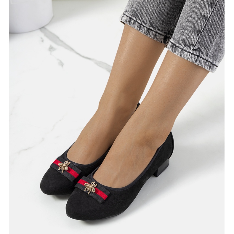 Schwarze Pumps mit Vijver-Fliege 1