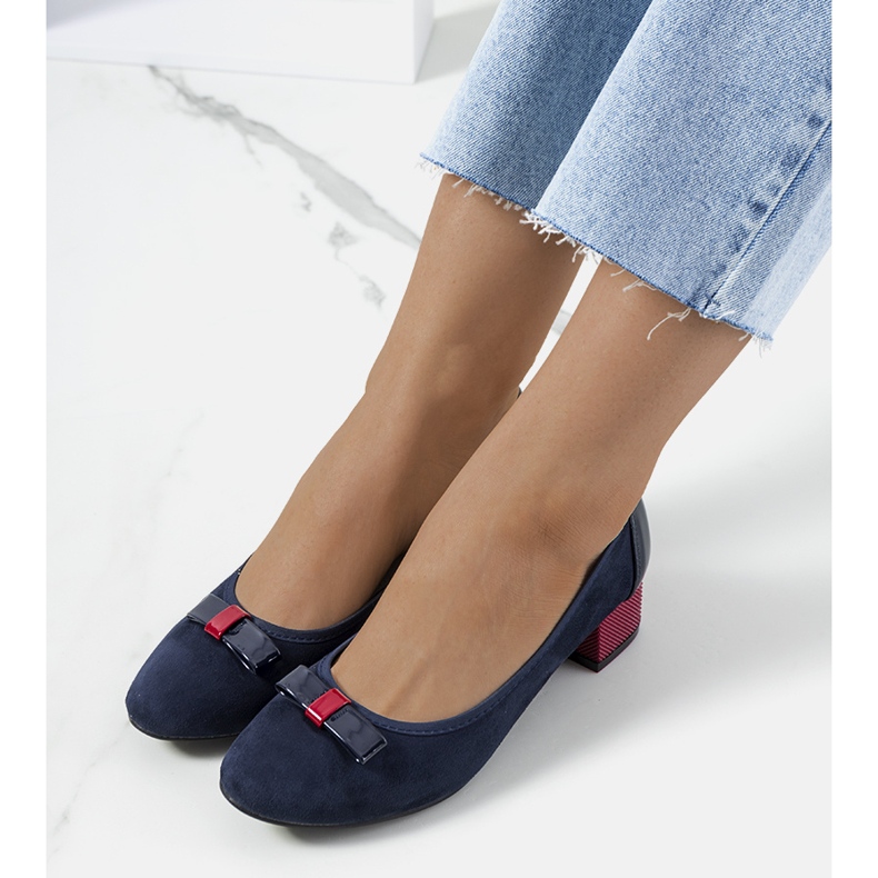 Marineblaue Pumps mit Deniz-Schleife rot navy blau 1