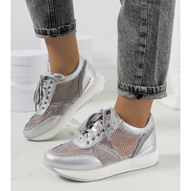 Silberne Sneakers mit Mesh von Ilkay silber- 1