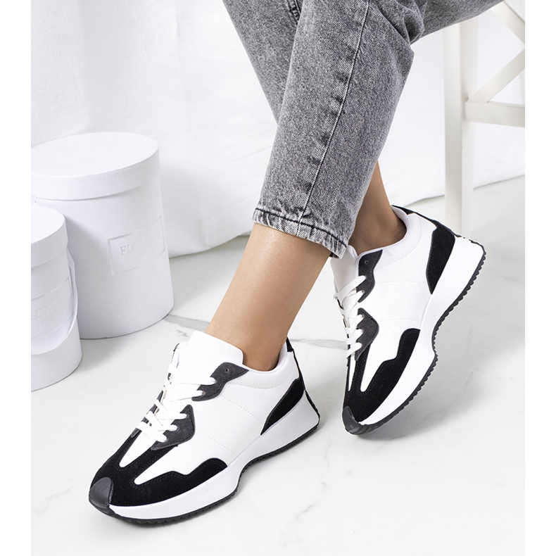 Schwarze Damensneaker von Cohen weiß 1