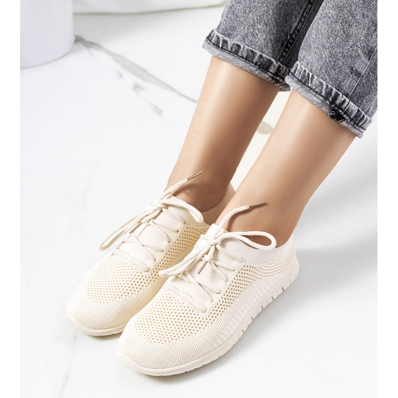 Beige Sportschuhe von Bertens 1