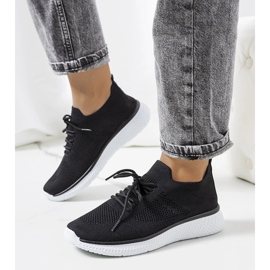 Michaels schwarze Sportschuhe 1