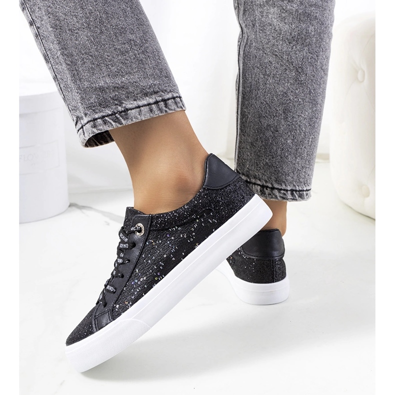 Schwarz glänzende Sneaker von Kramer 1