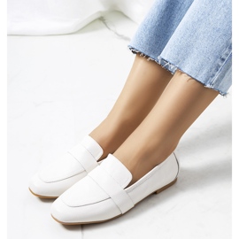 Weiße Damenlederschuhe von Maple 1