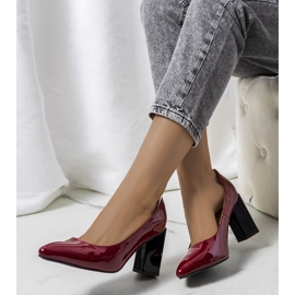 Rot lackierte Pumps am Shannen-Post mehrfarbig 1