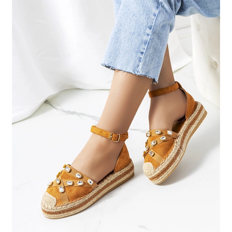 Braune Espadrilles mit Dide Zirkonia 1