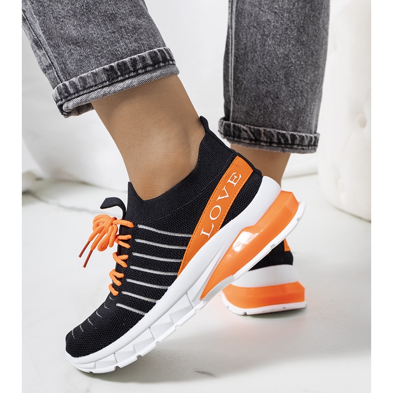 Schwarze Sportschuhe von Nena 1