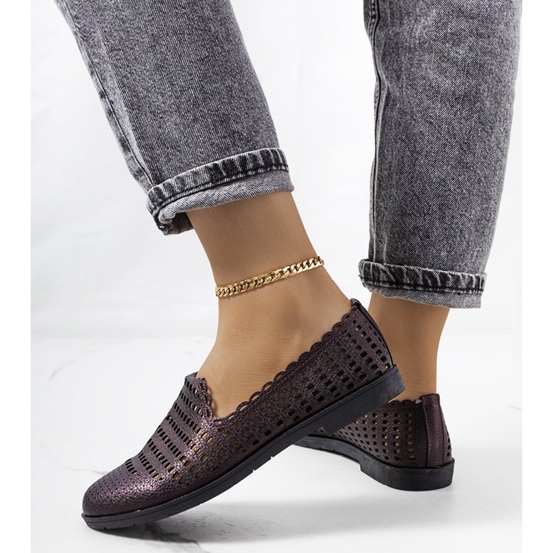 Naja Braune Loafer für Damen mit Lochmuster 1