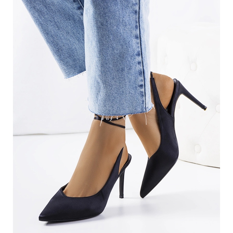 Schwarze Pumps mit Anneli-Bindung 1