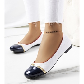 Weiße Ballerinas für Damen von Petra marineblau 1