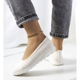 Ilse beige durchbrochene Turnschuhe naturfarben 1