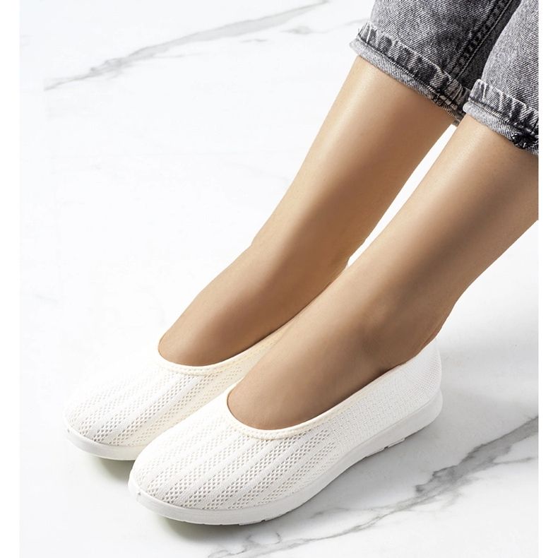 Beigefarbene Meeri-Turnschuhe 1