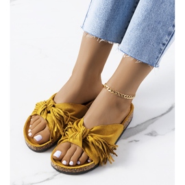 Laderies gelbe Hausschuhe mit Fransen 1