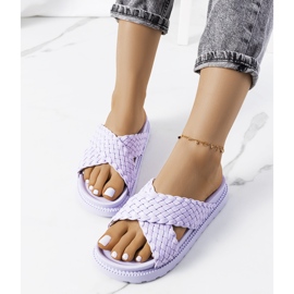 Lila Pantoffeln auf dem Bahnsteig Bierings violett 1