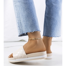 Beige gesteppte Hassell-Hausschuhe 2