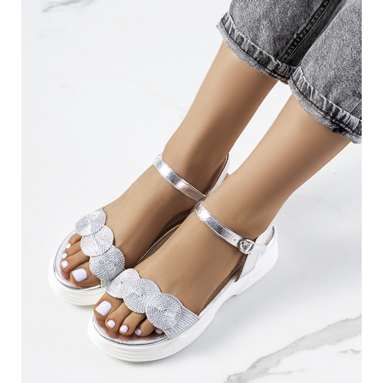 Silberne Sandalen auf der Nandy-Plattform silber- 1