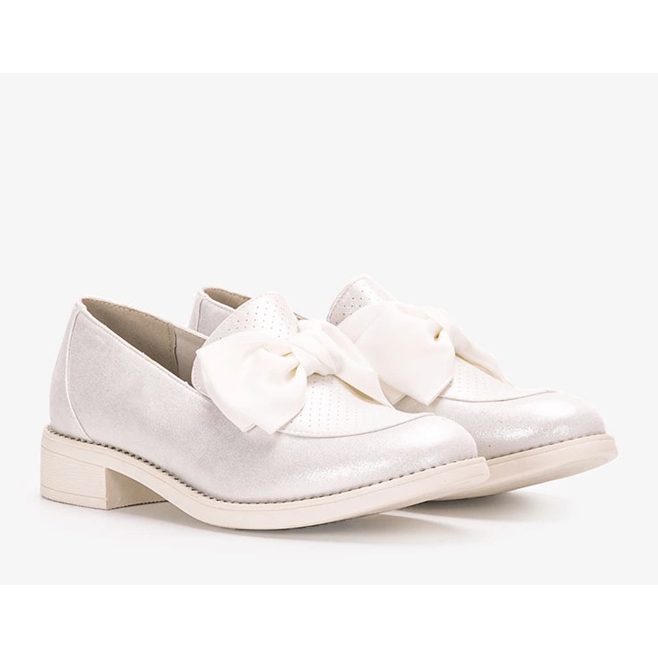 Weiße Brogues mit Bizier-Schleife 1