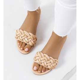 BM Elegante beige Correra-Hausschuhe 1