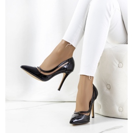 Schwarz lackierte Pumps von Conforti 1