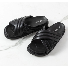 Schwarze Pantoffeln auf der Daintree-Plattform 1