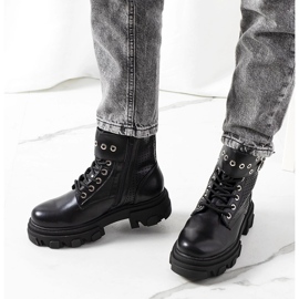 Schwarze Stiefeletten mit Trappersohle von Rubeo 1