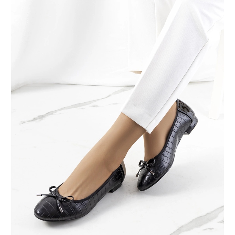 Schwarze Ballerinas für Damen von Elzina 1