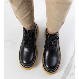 Schwarze Stiefel von Redelek 1